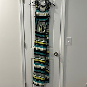 💚 Form-fitting Maxi Dress 💚